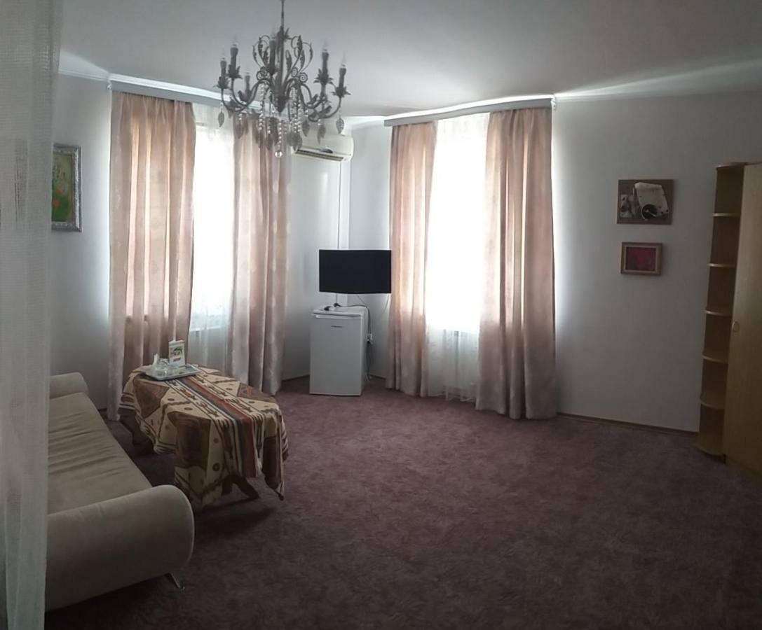Fiesta Hotel Bilhorod-Dnistrovskyy Exterior photo