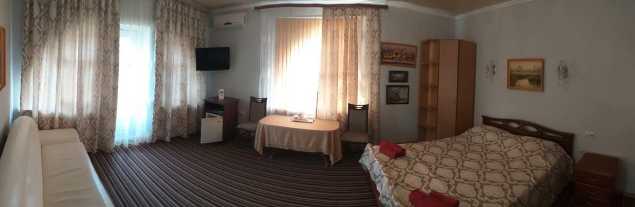 Fiesta Hotel Bilhorod-Dnistrovskyy Exterior photo