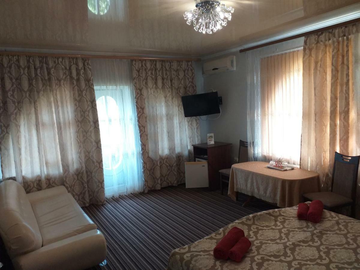 Fiesta Hotel Bilhorod-Dnistrovskyy Exterior photo